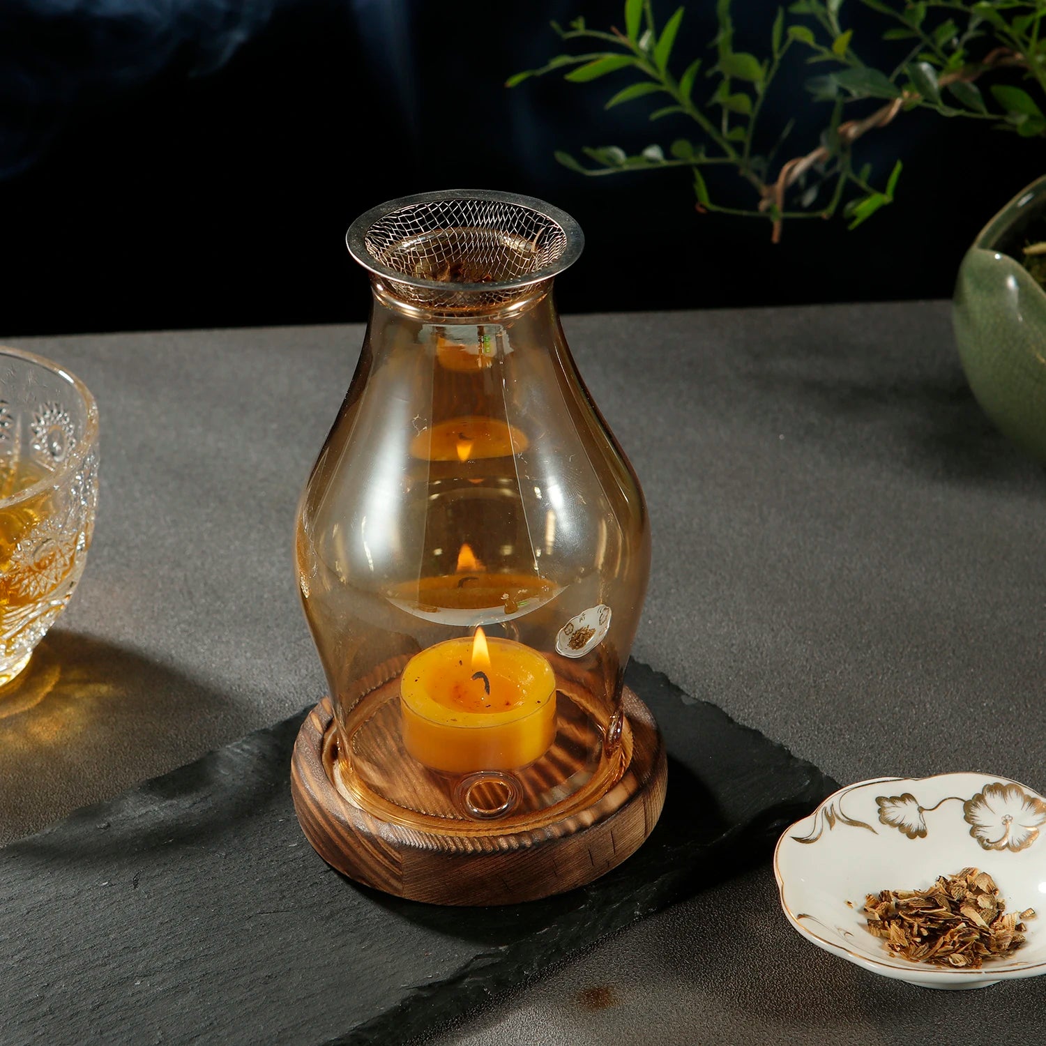 Aura Aroma-Diffusor | Sanfter Kräuter- und Harz-Wärmer