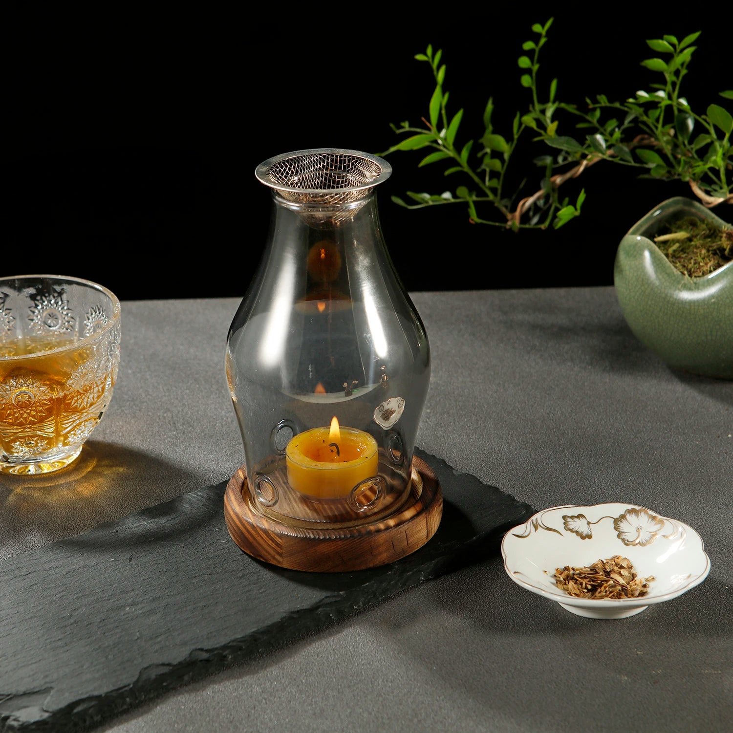 Aura Aroma-Diffusor | Sanfter Kräuter- und Harz-Wärmer